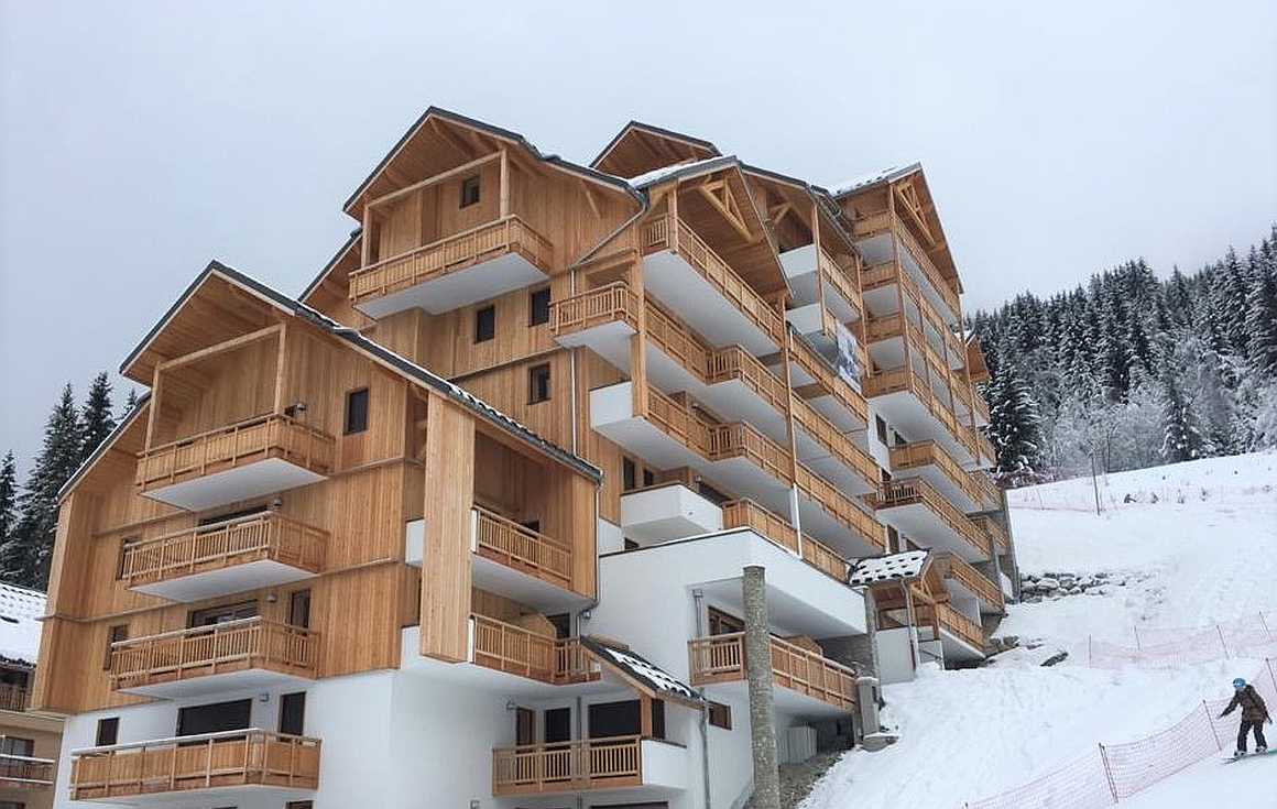 ski in and out apartments for sale in Alpe d'Huez ski domain